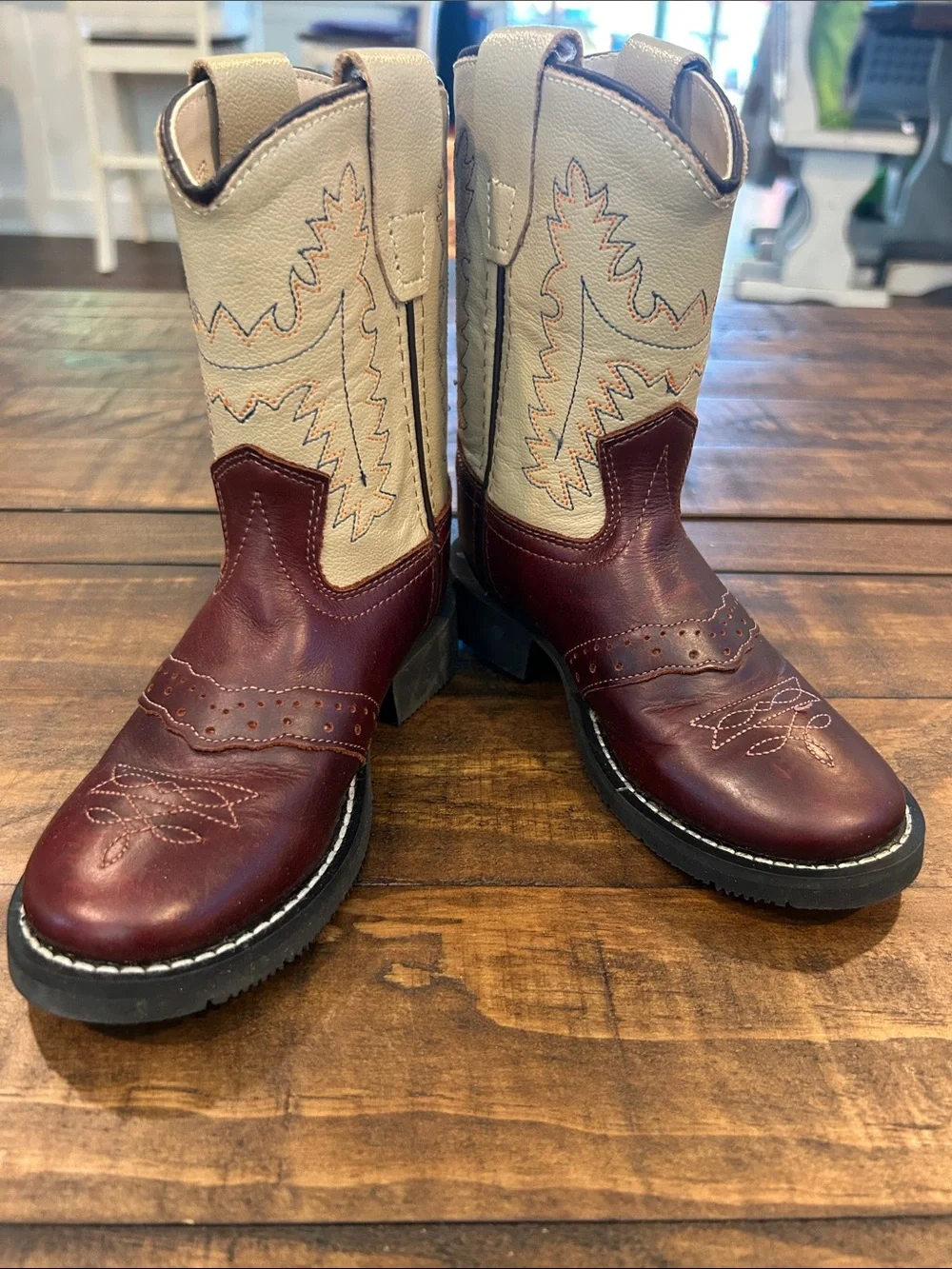 Cody James Burgundy & Cream Western Cowboy Boots 🤠
